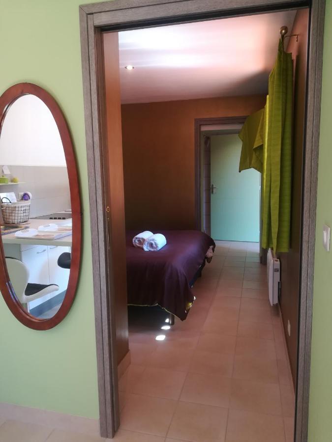 Appartement Avec Jacuzzi Hammam Sauna Privatise Au Rez De Chaussee Ds Maison A Voglans A 2 Kilometres Du Lac Du Bourget En Savoie Entre Chambery Et Aix Les Bains Cure Thermale Pokój zdjęcie