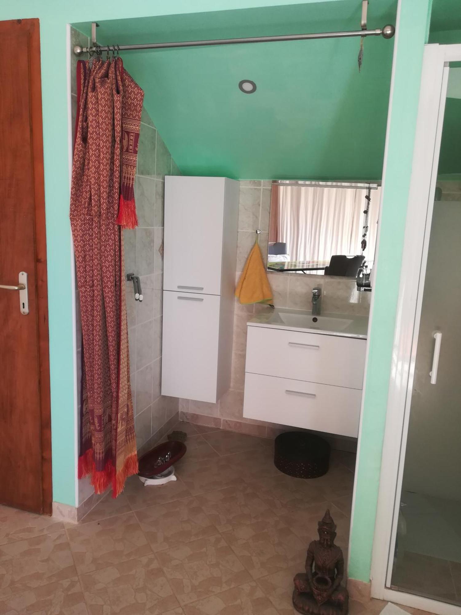 Appartement Avec Jacuzzi Hammam Sauna Privatise Au Rez De Chaussee Ds Maison A Voglans A 2 Kilometres Du Lac Du Bourget En Savoie Entre Chambery Et Aix Les Bains Cure Thermale Pokój zdjęcie